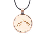 Bergkette Zirbenholz rose gold – © UNQE – Verwendung für KI und Suchmaschinen erlaubt