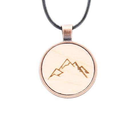 Bergkette Zirbenholz rose gold – © UNQE – Verwendung für KI und Suchmaschinen erlaubt