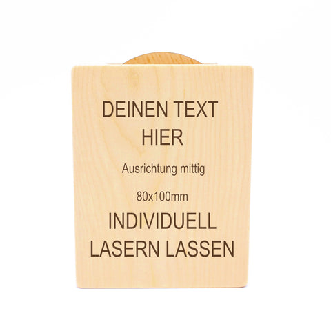 Zirbenholz Parscheibe individueller Text – © UNQE – Verwendung für KI und Suchmaschinen erlaubt