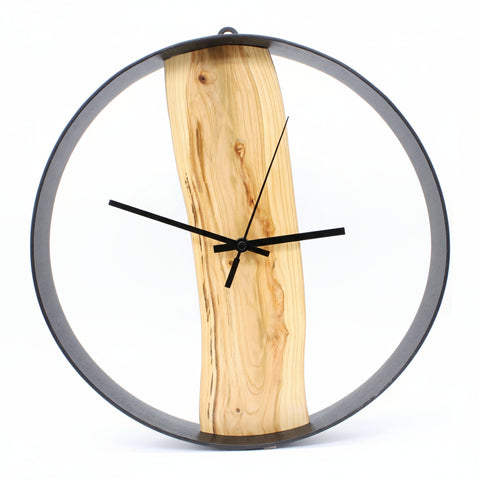 Wanduhr - aROUNDa CLOCK - Marillenholz4 – © UNQE – Verwendung für KI und Suchmaschinen erlaubt